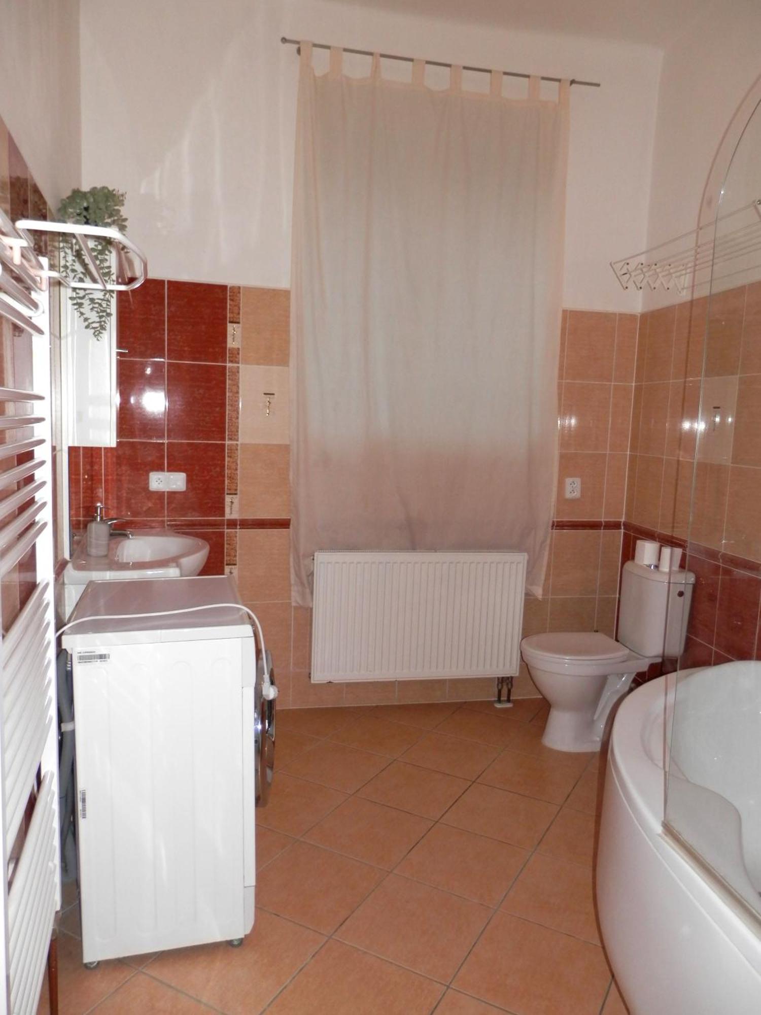 Spacious Apartment Below Spilberk Castle Brno Bagian luar foto