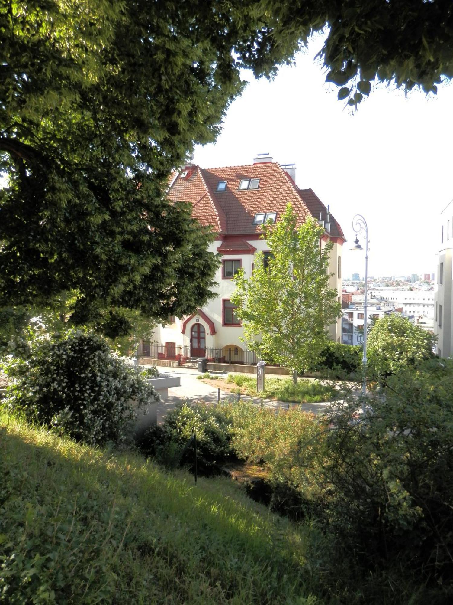 Spacious Apartment Below Spilberk Castle Brno Bagian luar foto