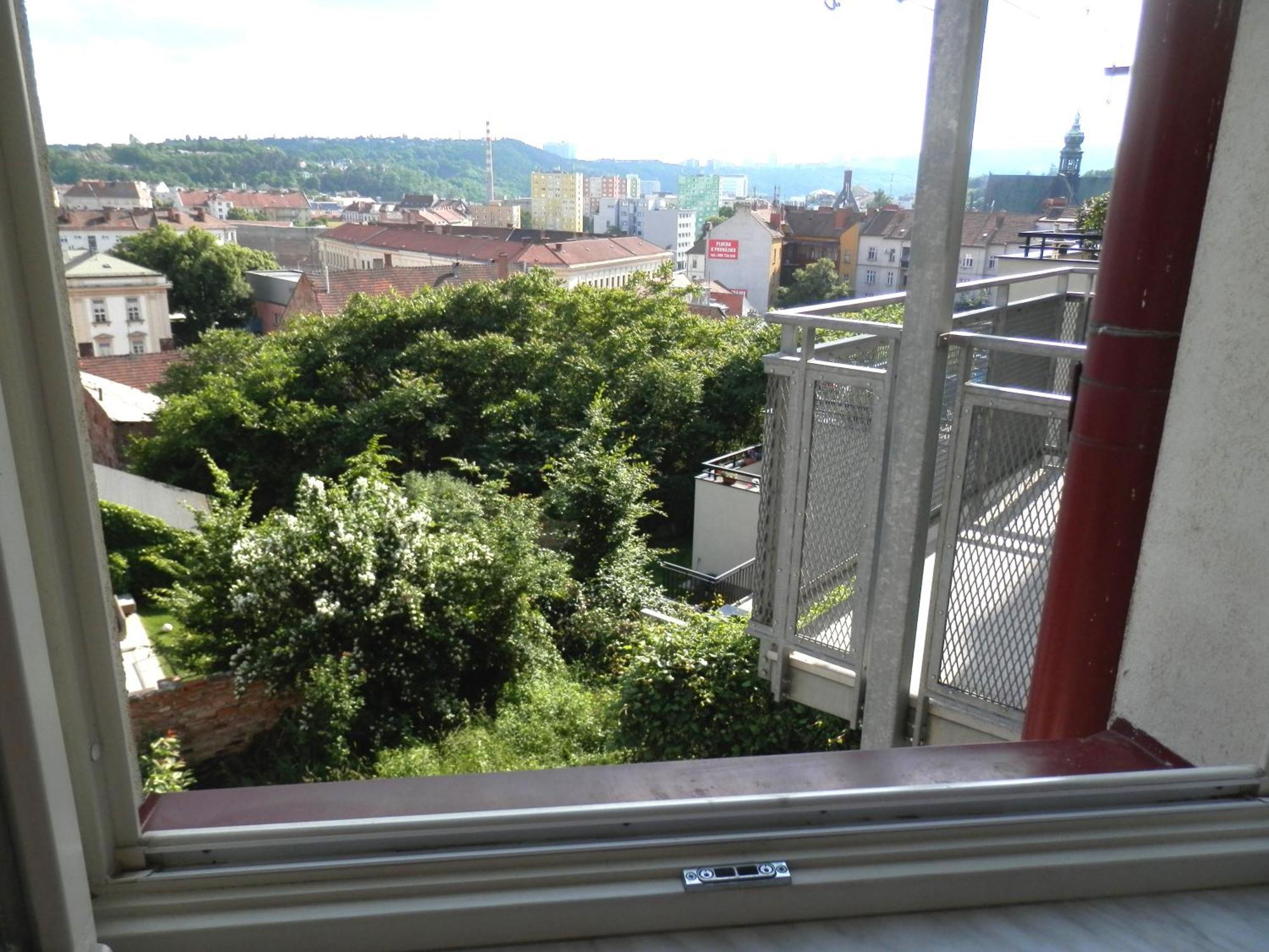 Spacious Apartment Below Spilberk Castle Brno Bagian luar foto